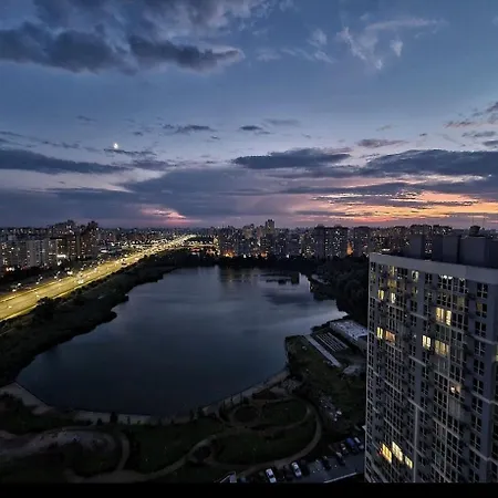 Apartment Fantastic View, Поруч З Метро! *